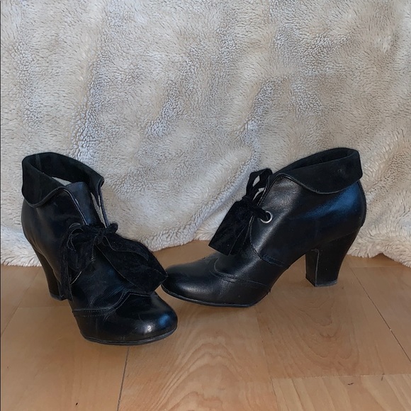 Black Hush Puppies Ankle Booties - Picture 1 of 5